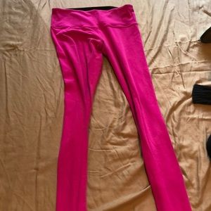 Reversible hot pink and black lululemon legging